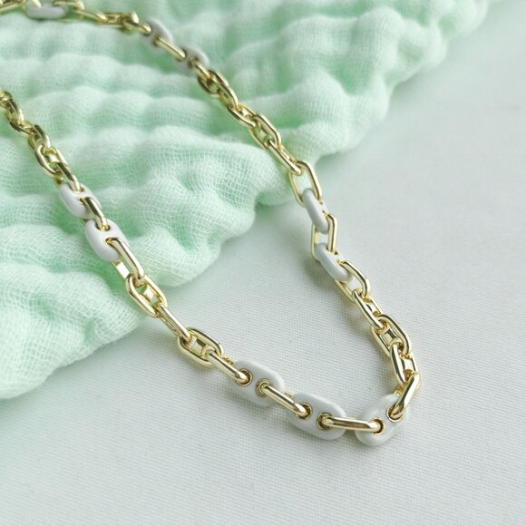 Kendra Scott Bailey White Mix Chain Necklace - Gold - Picture 2 of 4